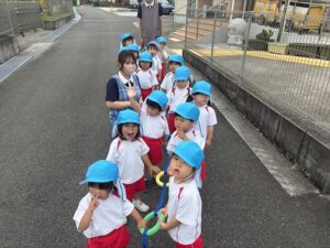 初めてのお散歩🌈楽しい製作（虹組）